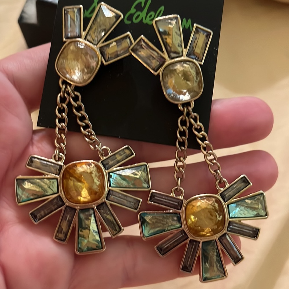New RARE VINTAGE Sam Edelman statement earrings green gold starburst chain drop